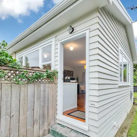 Sunny & Cozy Home Near Western Springs Auckland Exterior photo